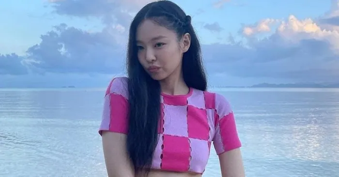 Jennie's Outfit and Daring Style Break the Internet