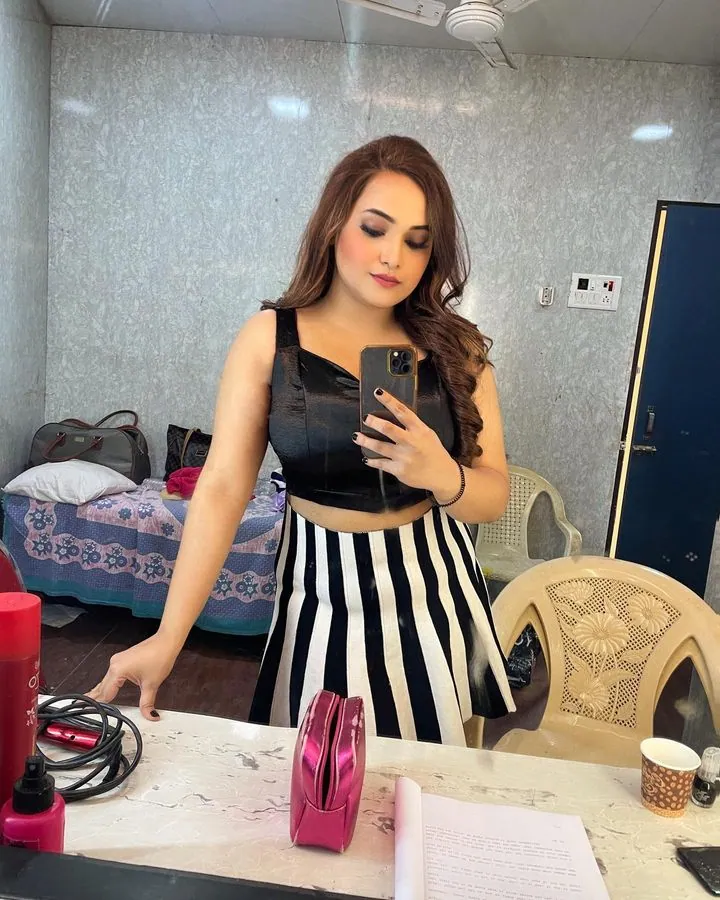 Aliya Naaz: Subscribe and Stream on Ullu