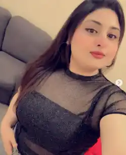 sumbal malik viral girl from pakistan